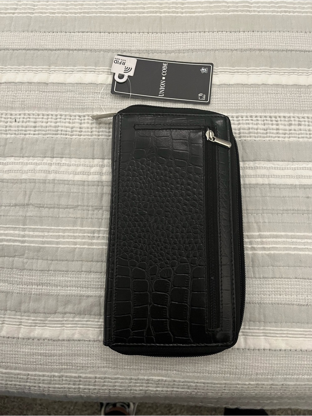 Union Code RFID Zip Around Wallet – Black Croc Embossed | NWT 🖤